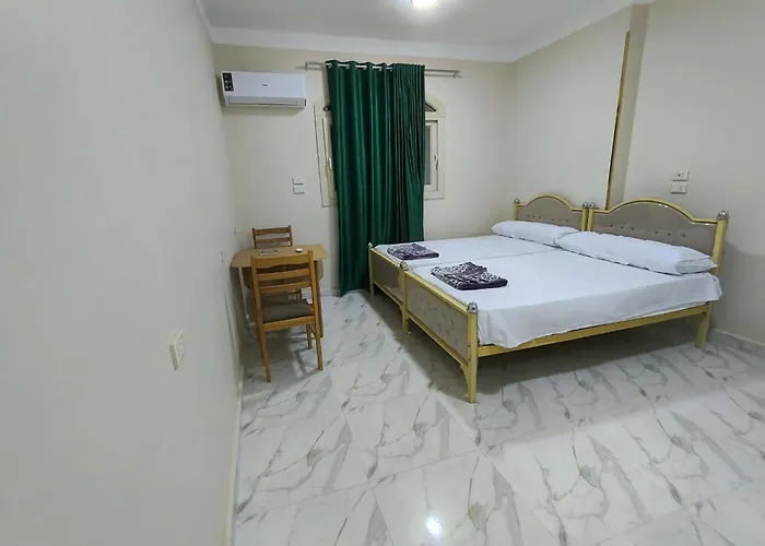 الابيض White House Apartmanhotel 3*