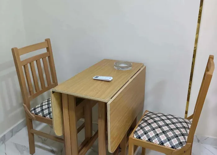 الابيض White House Apartmanhotel Szafaga
